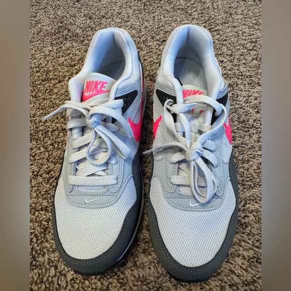 Nike Women's Sneakers in Gray and Pink - Picture 3 of 8